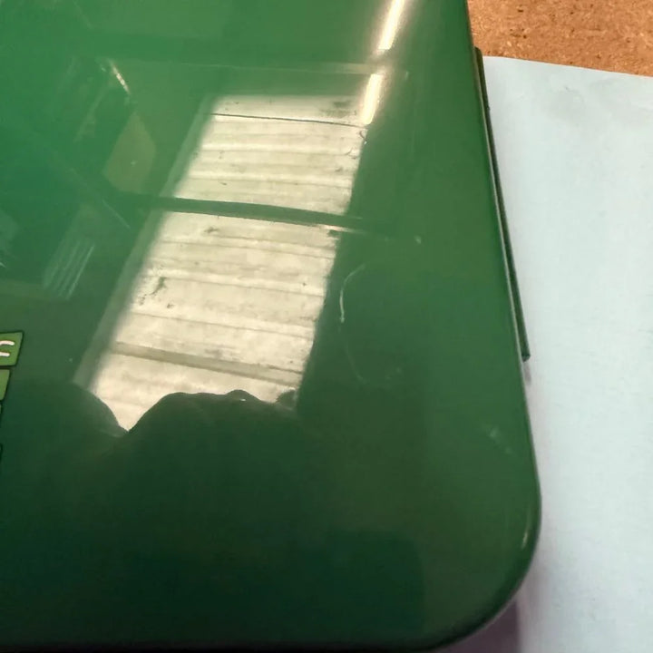 *OUTLET* Yumbox Tapas 4 Compartment -Greenwich Green (Race Car Tray) (YO6)